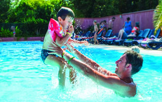 Un bracelet silicone pour la piscine du camping !