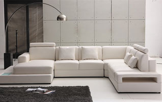 Adapter un canapé design à la décoration de votre salon