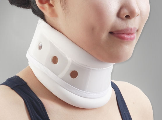 Le collier cervical : un instrument orthopédique efficace